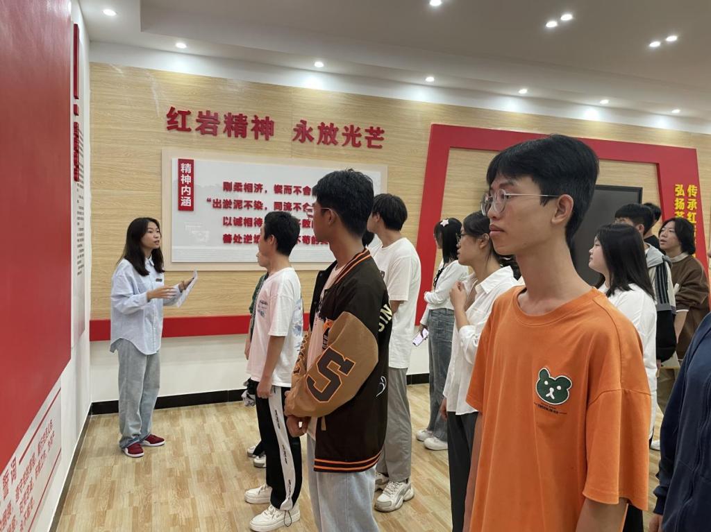 数字工程学院党支部开展第26期党课培训实践环节——参观党史学习教育基地